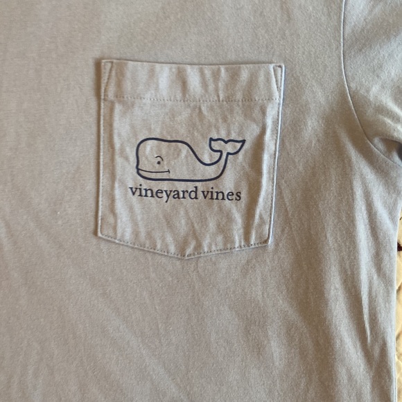Vineyard vines tee - Picture 2 of 4